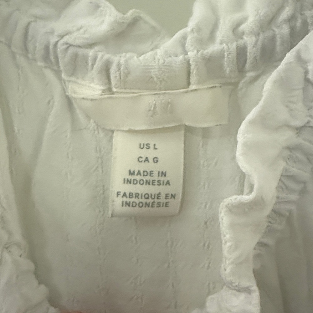 H&M Cream Ruffled Top - Picture 2 of 2